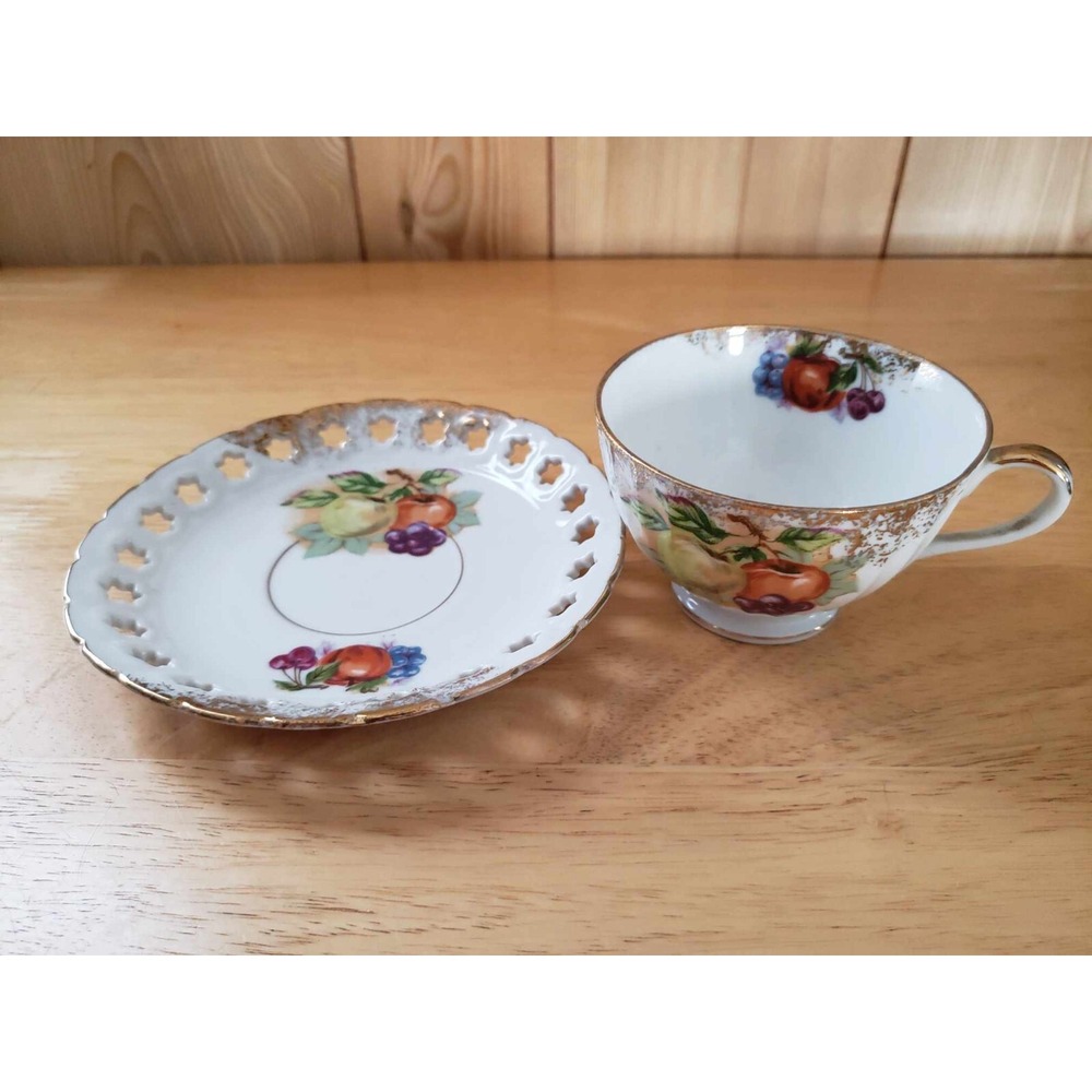 Vintage Enesco Japan Fruit Motif Tea Cup‎ + Pierced Saucer Set – Gold Trim - Picture 3 of 10